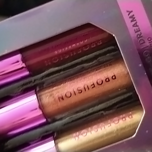 N.i.b Profusion cosmetics holiday set - Picture 6 of 7